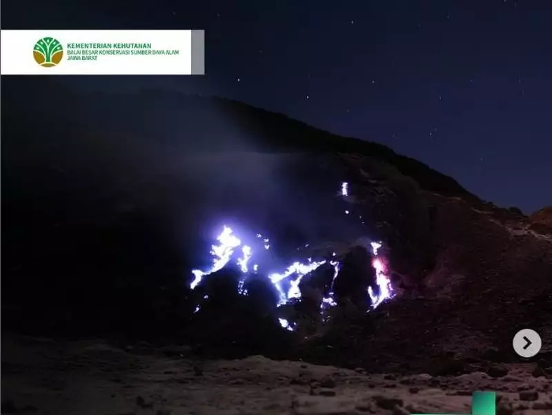 Viral Kemunculan Blue Fire di Gunung Papandayan, Ini Analisis Badan Geologi