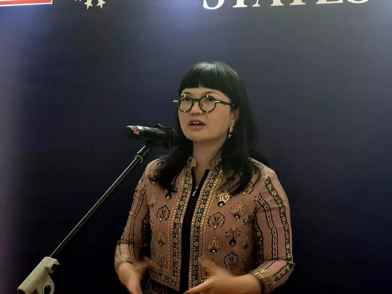 Wamen Stella Bicara AI yang Rakus Listrik dan Air