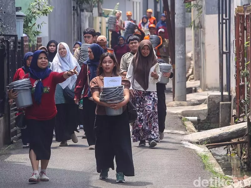 Warga Mulai Pilah Sampah dari Rumah
