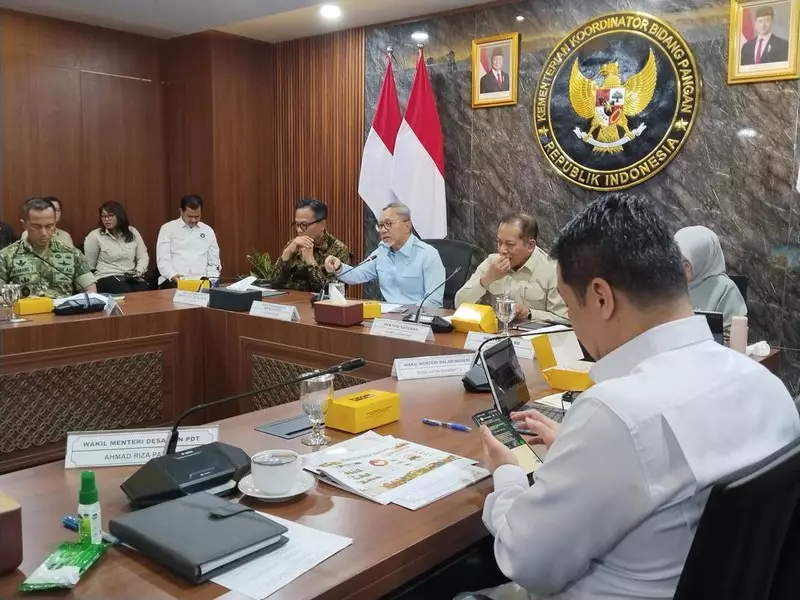 Zulhas Pastikan Barang Subsidi-Bantuan Pemerintah Disalurkan Lewat Kopdes