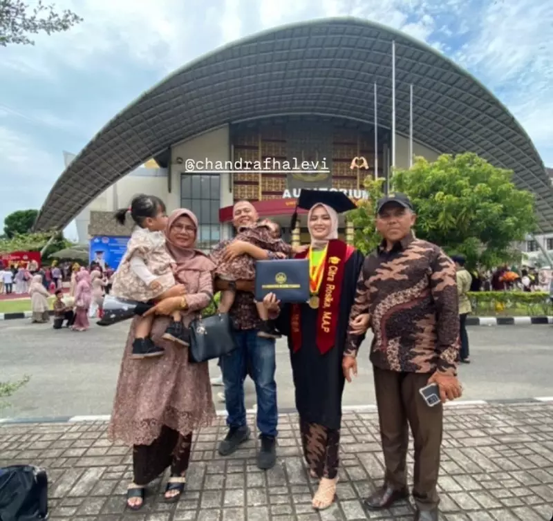 18 Bulan Tanpa Suami, tentang Menjadi Istri Prajurit, Ibu, dan Mahasiswi
