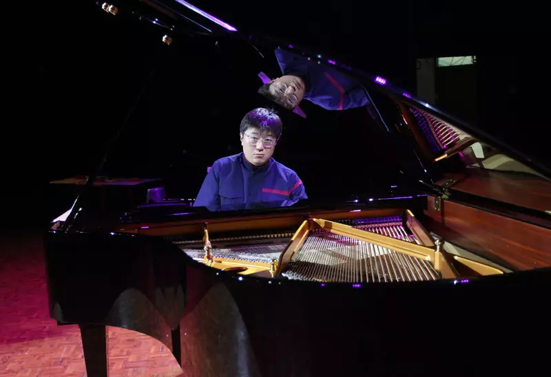 Alfred Young Sugiri Kembali ke Wina, Bawakan Mozart Bersama Orkestra Hungaria