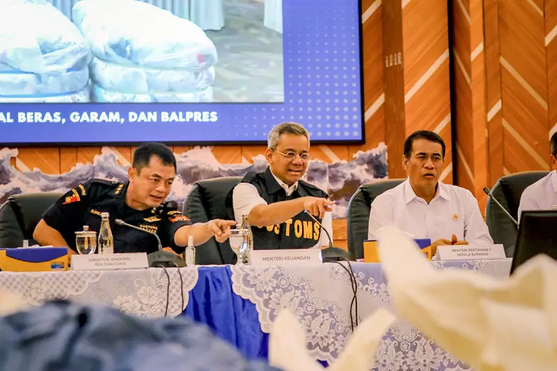 Bea Cukai Ungkap Alasan Kasus Baju Bekas Impor Masih Belum Rampung