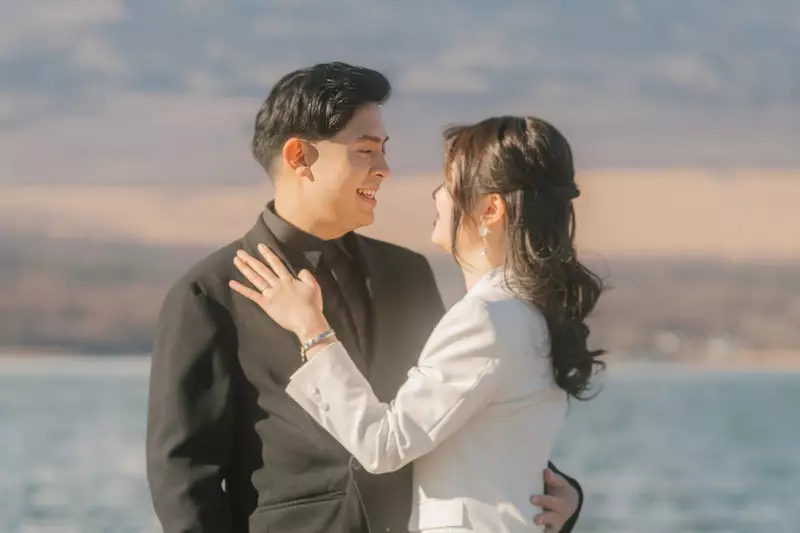 Berlatar Gunung Fuji, Jerome Polin Resmi Lamar Sang Kekasih, Gracia Caroline