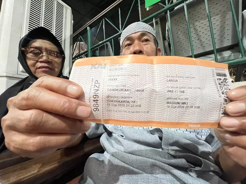 Cerita Suroso-Ratnani Meniti Rel Madiun-Yogya demi Menjemput Kesembuhan