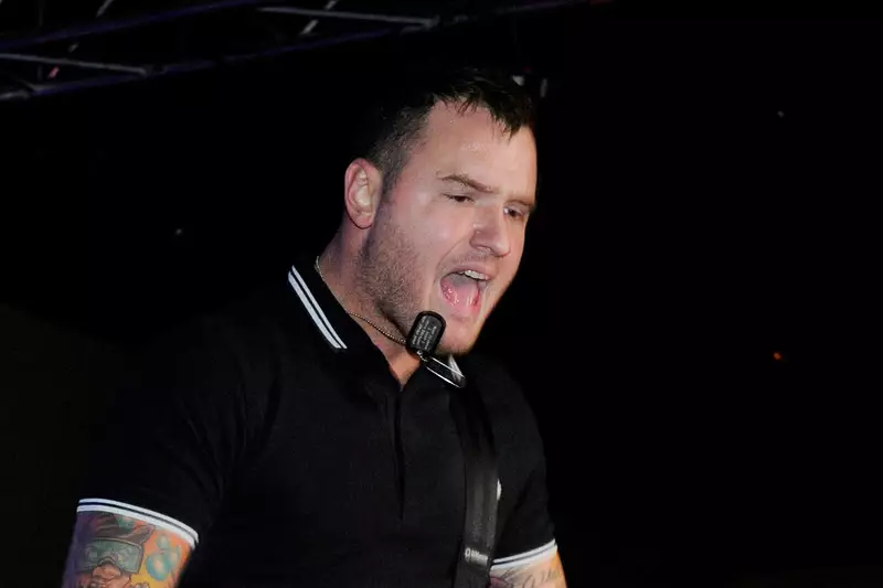 Chad Gilbert, Gitaris Band New Found Glory Meninggal Dunia