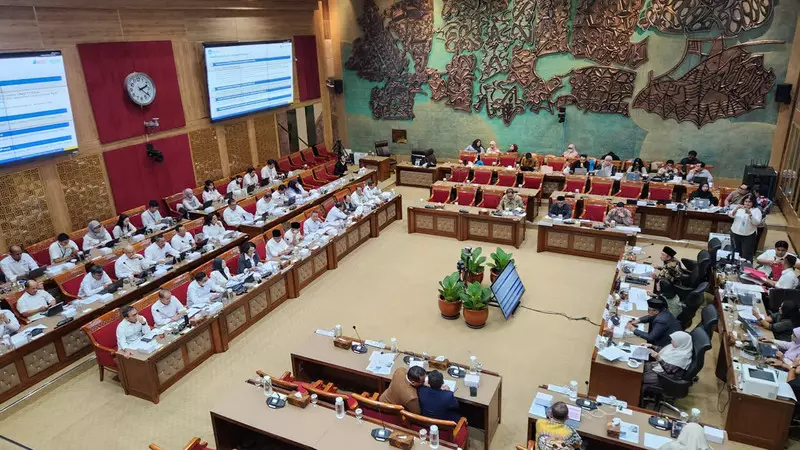 Dicecar Anggota Komisi X soal SD di NTT Tak Bisa Pakai IFP, Mu'ti: Tidak Akurat