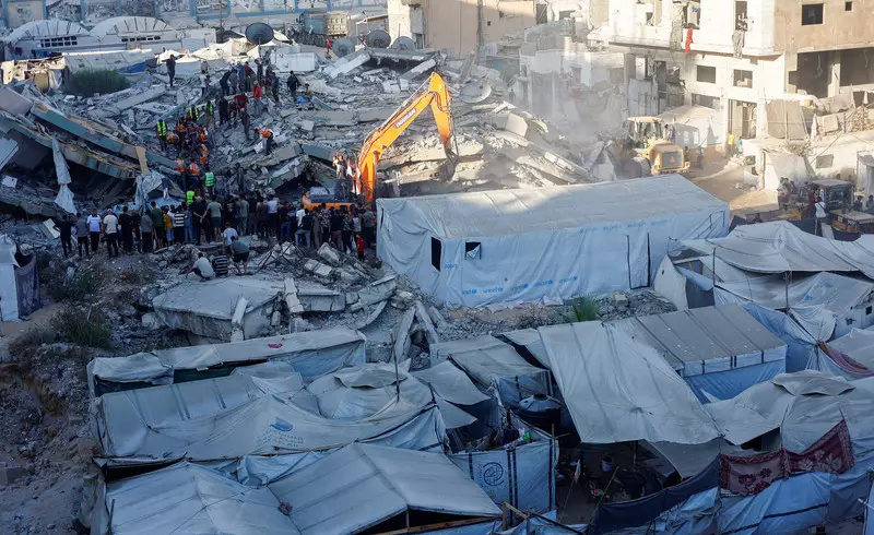 Dua Kali Tahan Serangan Israel, Apartemen di Gaza Runtuh: 21 Tewas, 12 Anak-anak