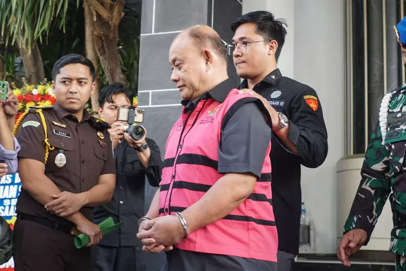 Foto: Eks BGN Dadan Dkk Diserahkan ke Kejari Jakpus