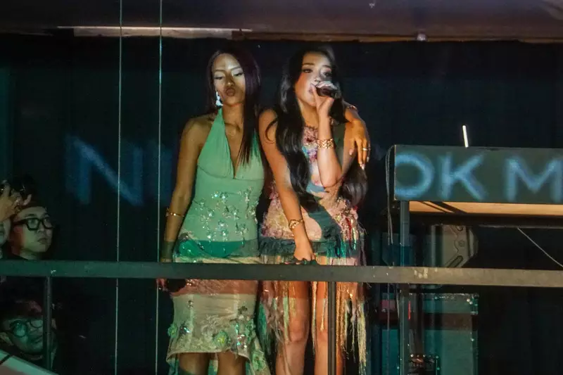 Foto: Full Team di Blok M, No Na Bawakan Lagu Hits dari Album Island Girl