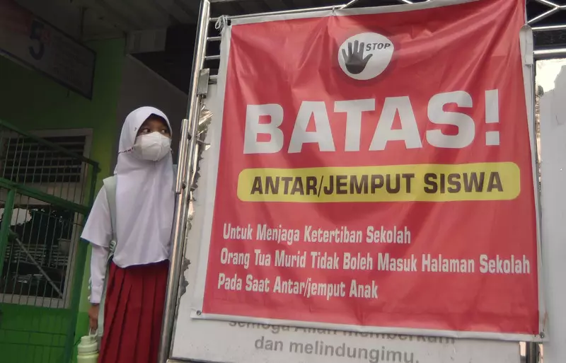 Foto: Padang Kembali Terapkan PJJ Imbas Kabut Asap Karhutla