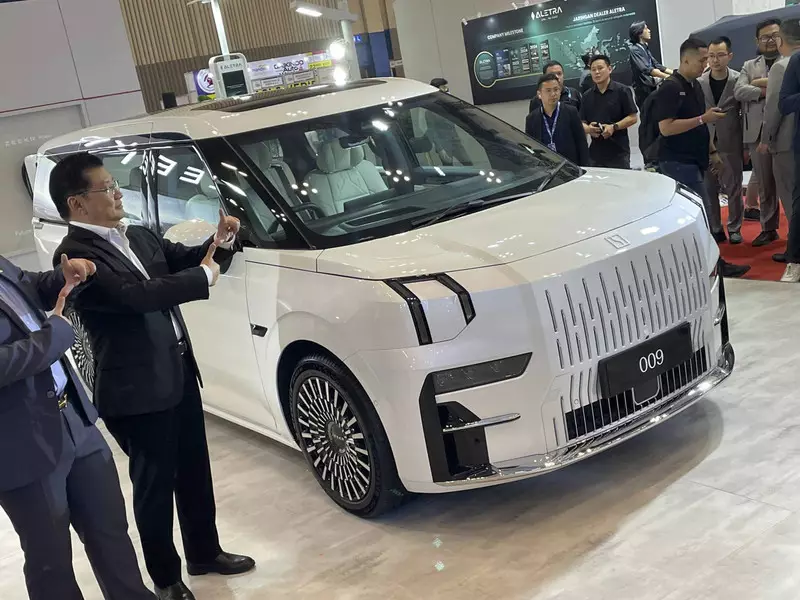 Geely Tunda Kehadiran Zeekr di Indonesia ke Awal 2027, Apa Alasannya?