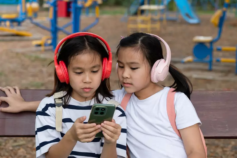 Generasi Smartphone Tanpa Komputer: Ketika Talenta Digital Terbentur Perangkat