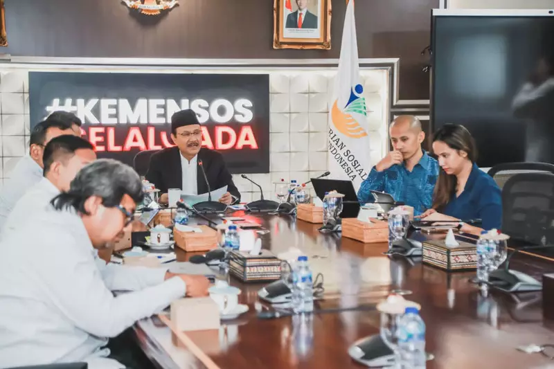 Gus Ipul Ajak Dinsos Perluas Agen Perlinsos Melalui Gerakan Peduli Tetangga
