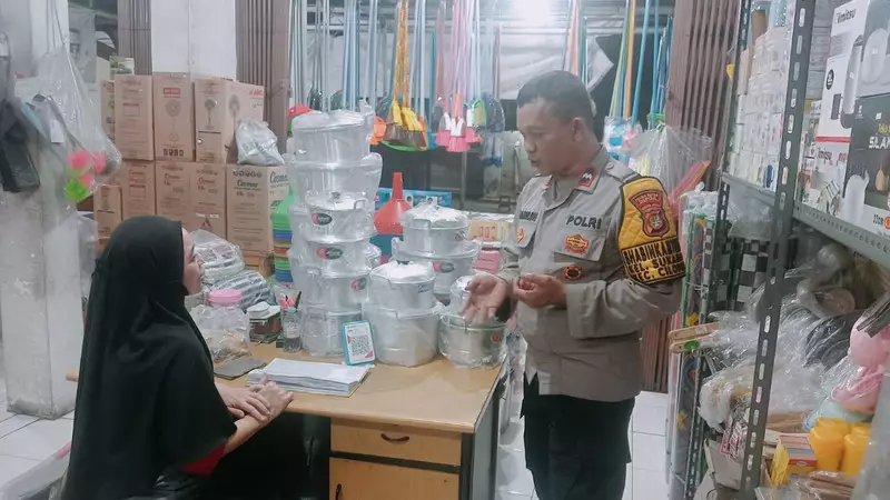Ibu-ibu di Depok Gasak 7 Setrika-Selang Gas, Modusnya Bikin Penjual Sibuk