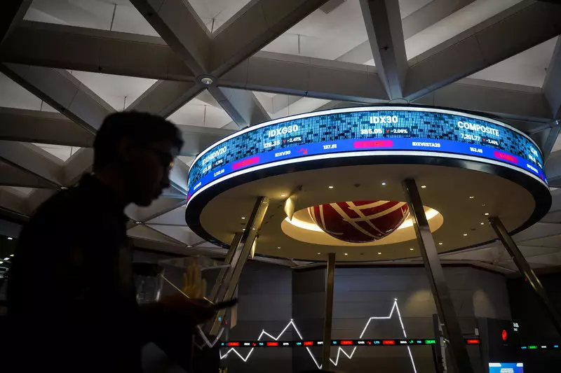 IHSG Dibuka Melemah 0,06% ke 6.118, Rupiah Rp 17.945 per Dolar AS