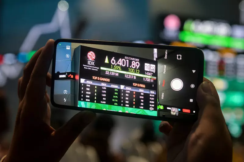IHSG Dibuka Menguat 0,28% di Level 6.455, Bursa Asia Fluktuatif