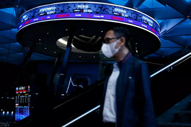 IHSG Sesi 1 Ditutup Melemah 0,35 Persen ke Level 6.439,75