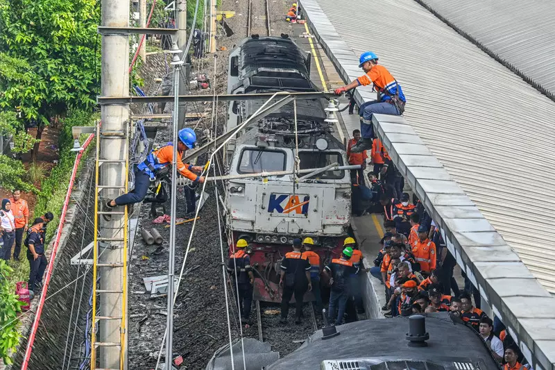 Investigasi KNKT soal KA Argo Bromo Tabrak KRL di Stasiun Bekasi Timur