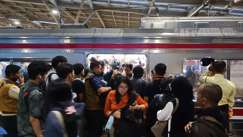 KAI Usul Impor KRL Bekas Jepang untuk Tambal Defisit Pasokan INKA