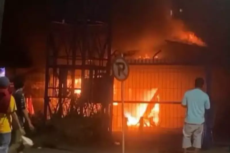 Kebakaran Bengkel di Pasar Mobil Kemayoran Padam