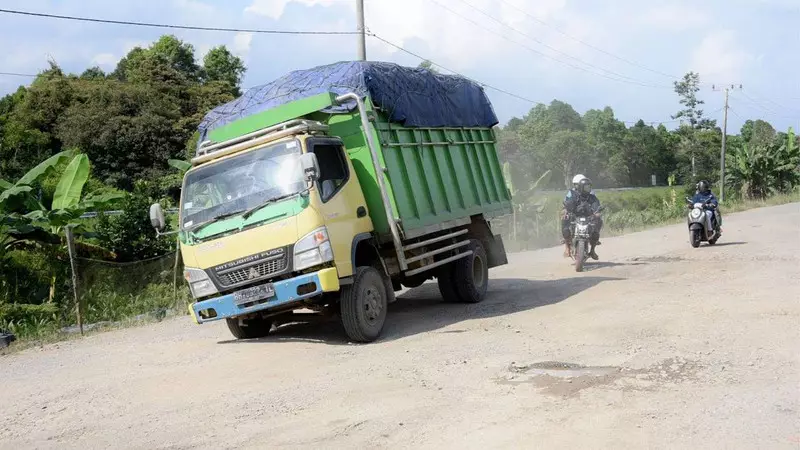 Kecelakaan Akibat Jalan Berlubang: Bisakah Pengguna Jalan Menggugat Pemerintah?