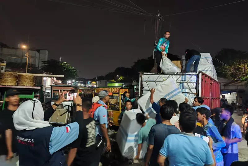 Kemensos Salurkan Bantuan Korban Kebakaran Ancol