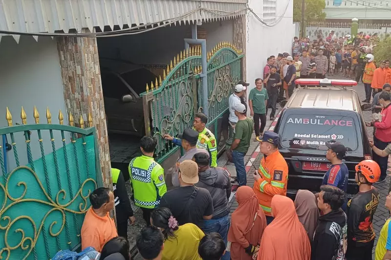 Korsleting Listrik Picu Kebakaran Rumah di Surabaya, Ini Cara Mencegahnya