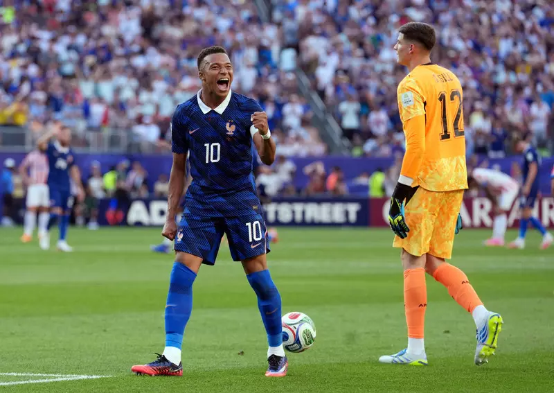 Kylian Mbappe Absen Latihan Timnas Prancis Akibat Gejala Flu
