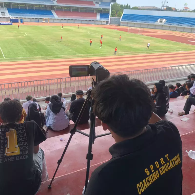 Mahasiswa PK UNY Dampingi PSS Sleman U-15 Juara Piala Soeratin
