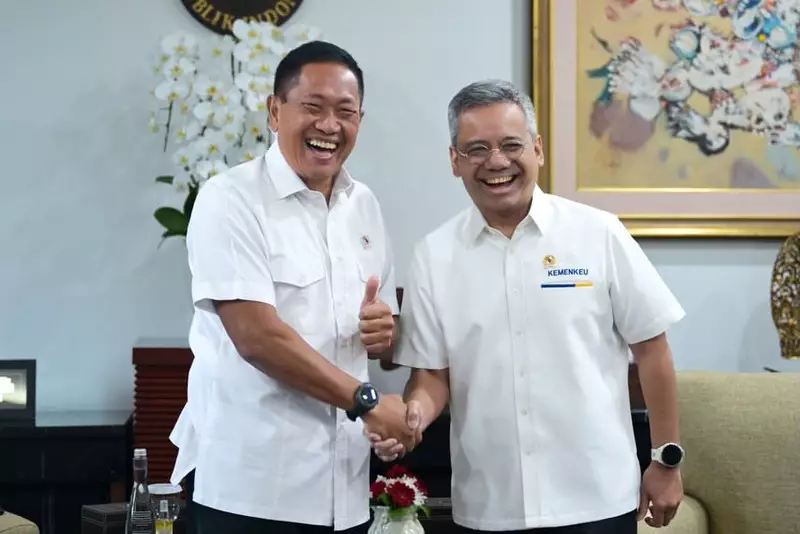 Menkeu Terima Kunjungan Gubernur URI, Bahas Draf Perpres Operasional Kampus