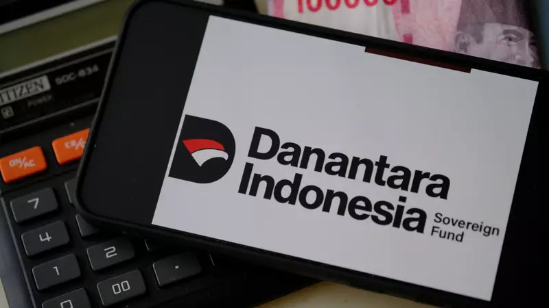 OJK Sebut Danantara Siap Bantu Dapen BUMN yang Bermasalah Kelola Investasi