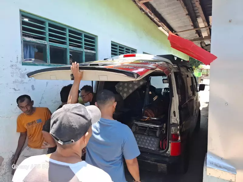 Pasien dalam Ambulans yang Terhalang Mobil Putih di Sukoharjo Meninggal Dunia