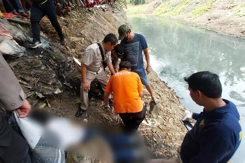 Pelajar SMP di Jaktim Ditemukan Tewas di Pinggir Kali, Diduga Bunuh Diri