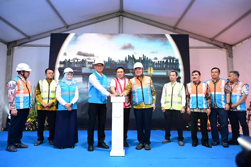 Pelindo Luncurkan Layanan Onshore Power Supply 500 kVA di Tanjung Priok