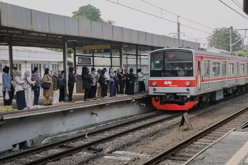 Populer: Jadwal KRL Bogor Line Ditambah; Bea Cukai Gagalkan Penyelundupan Emas