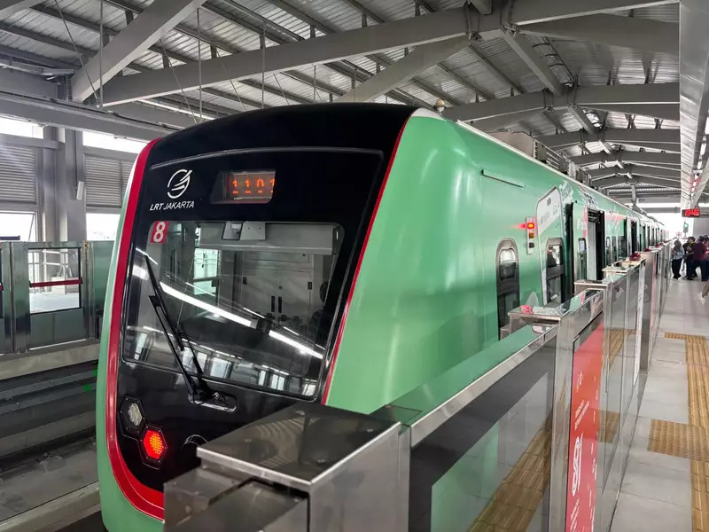 Populer: LRT Jakarta Rp 8 Selama 8 Hari; Stok BBM Aman di Sulsel