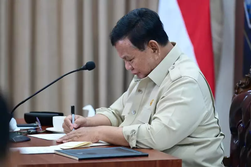 Prabowo Bentuk BPGMN, 6 Provinsi Jadi Prioritas Pencegahan Karhutla