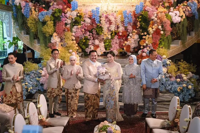 Putra Melly Goeslaw, Abbe Hoed, Resmi Melamar Putri Bamsoet, Bella Chyntia