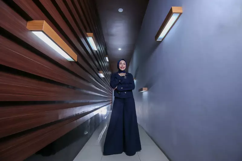 Rizky Ananda: Sosok Lady Boss di Balik Skinsol Kosmetik