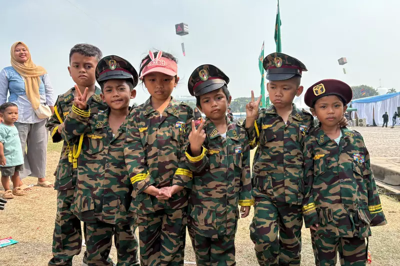 Serdadu Cilik Berseragam Loreng Menatap Cita-cita di TNI Fair Monas