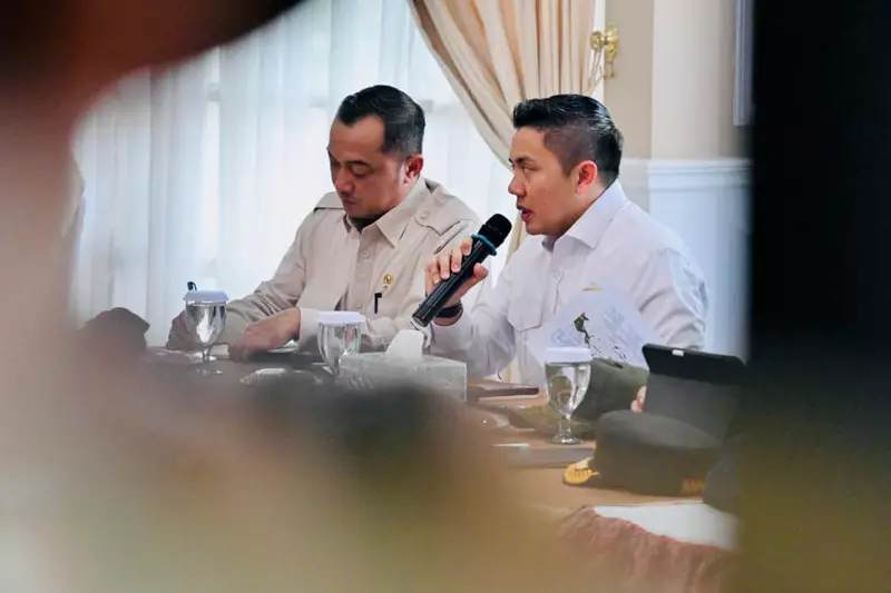 Seskab Teddy Dinilai Berani Pasang Badan Bela Kebijakan Prabowo