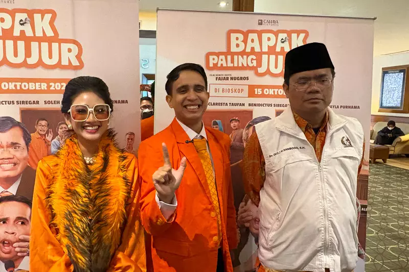 Soleh Solihun Rela Cukur Kumis Setengah Demi Peran di Film Bapak Paling Jujur