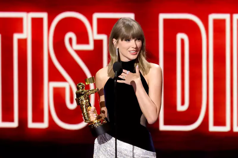 Taylor Swift Raih Penghargaan ‘MTV VMA Artist Director Honors’ Pertama