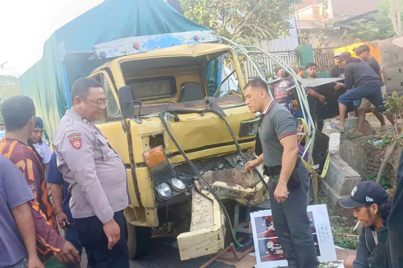Truk Tabrak Hajatan Pernikahan di Lumajang: 2 Tewas, 9 Luka