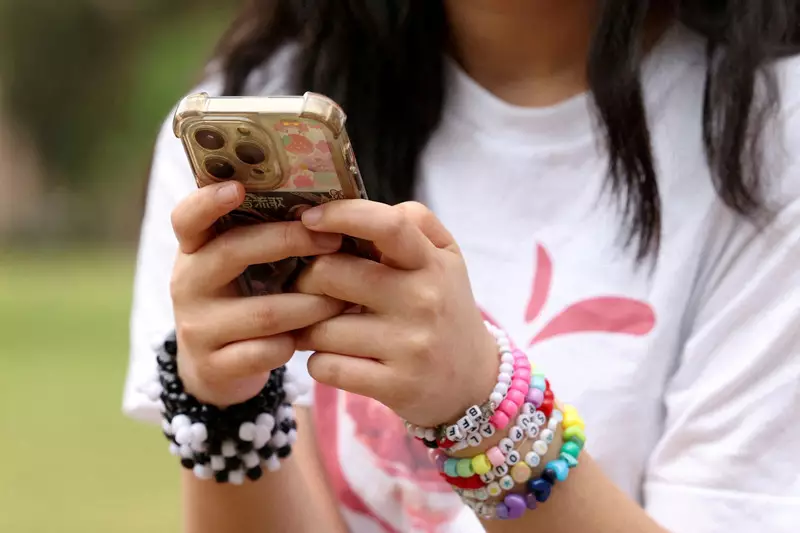 Uni Eropa Akan Larang Anak di Bawah 13 Tahun Main Media Sosial