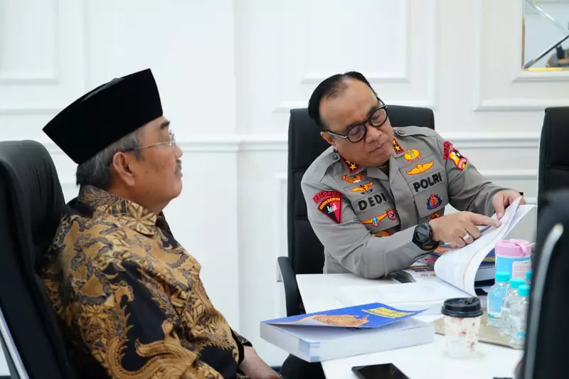 Wakapolri & Jimly Bahas Penguatan Tata Kelola Polri Lewat Buku Police Governance