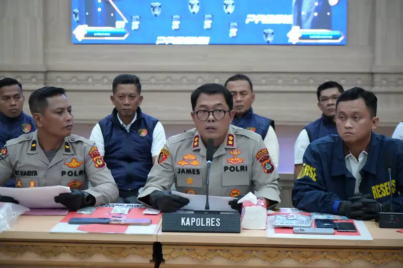 WNA Aljazair Kehilangan 150 Euro di Monkey Forest Ubud: 2 WNA Ditangkap Polisi